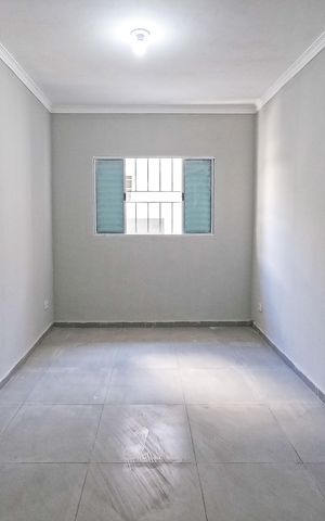 Casa para alugar com 42m², 1 quarto e sem vaga