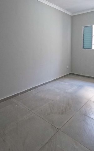 Casa para alugar com 42m², 1 quarto e sem vaga