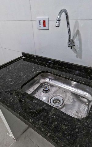 Casa para alugar com 42m², 1 quarto e sem vaga
