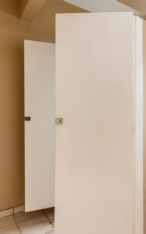 Casa à venda com 280m², 3 quartos e 3 vagas Casa à venda com 280m², 3 quartos e 3 vagasBanheiro