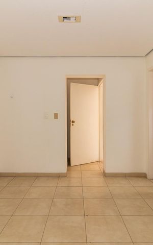 Casa à venda com 280m², 3 quartos e 3 vagas Casa à venda com 280m², 3 quartos e 3 vagasSala/Quarto