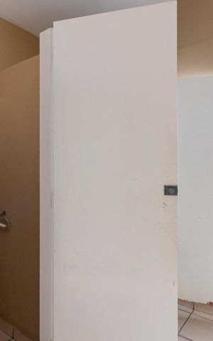 Casa à venda com 280m², 3 quartos e 3 vagas Casa à venda com 280m², 3 quartos e 3 vagasBanheiro