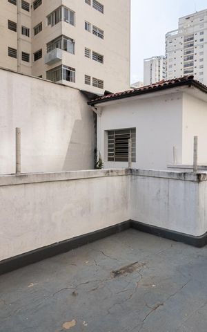 Casa à venda com 280m², 3 quartos e 3 vagas Casa à venda com 280m², 3 quartos e 3 vagasÁrea externa