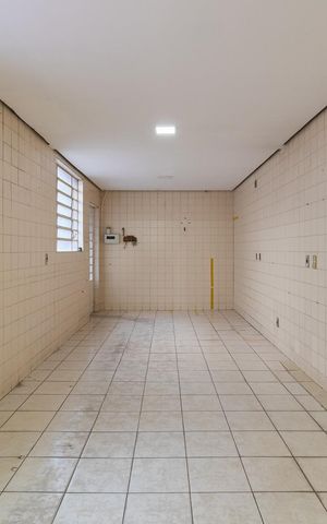 Casa à venda com 280m², 3 quartos e 3 vagas Casa à venda com 280m², 3 quartos e 3 vagasCozinha