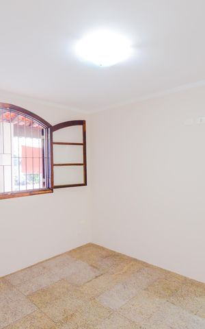 Casa à venda com 300m², 3 quartos e 6 vagasQuarto 1 - Suíte