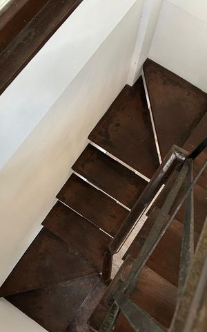 Apartamento à venda com 300m², 4 quartos e 1 vagaEscada