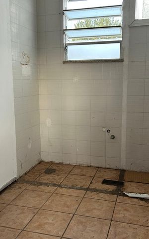 Apartamento à venda com 300m², 4 quartos e 1 vaga Apartamento à venda com 300m², 4 quartos e 1 vagaBanheiro