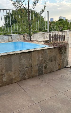 Apartamento à venda com 300m², 4 quartos e 1 vaga Apartamento à venda com 300m², 4 quartos e 1 vagaÁrea externa