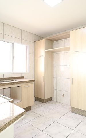 Casa para alugar com 232m², 3 quartos e 2 vagasCozinha