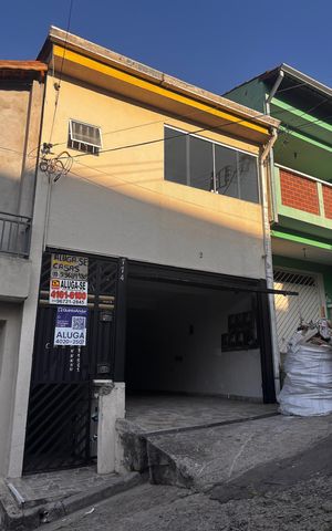 Casa para alugar com 80m², 2 quartos e sem vaga Casa para alugar com 80m², 2 quartos e sem vagaFachada