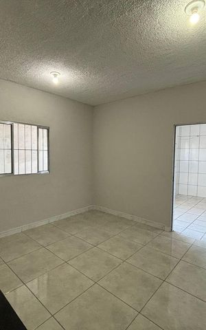 Casa para alugar com 80m², 2 quartos e sem vaga Casa para alugar com 80m², 2 quartos e sem vagaSala