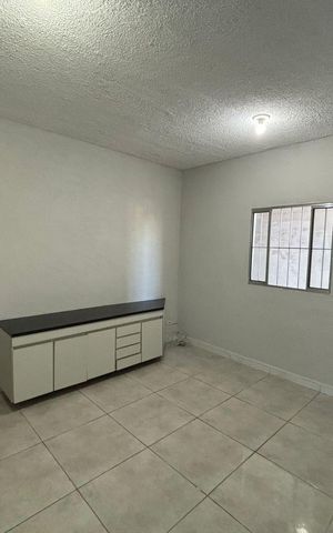 Casa para alugar com 80m², 2 quartos e sem vaga Casa para alugar com 80m², 2 quartos e sem vagaSala