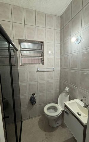 Casa para alugar com 80m², 2 quartos e sem vaga Casa para alugar com 80m², 2 quartos e sem vagaBanheiro