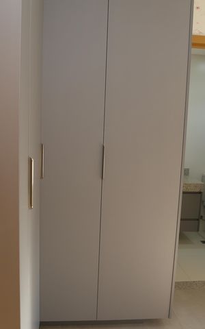 Apartamento à venda com 104m², 3 quartos e 2 vagasDetalhe de armário do quarto