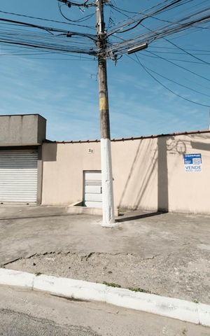 Casa à venda com 248m², 4 quartos e 2 vagasFachada