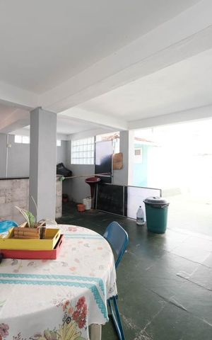 Casa à venda com 248m², 4 quartos e 2 vagasÁrea externa