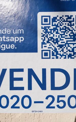 Casa à venda com 248m², 4 quartos e 2 vagasFachada