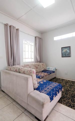 Casa à venda com 248m², 4 quartos e 2 vagasSala