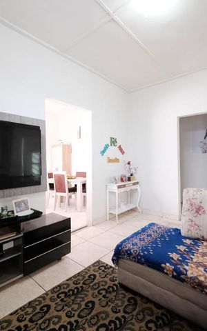 Casa à venda com 248m², 4 quartos e 2 vagasSala