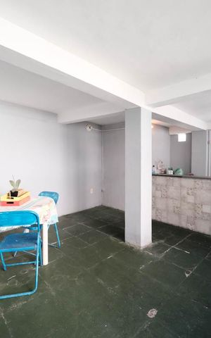 Casa à venda com 248m², 4 quartos e 2 vagasÁrea externa