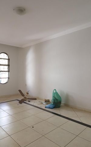 Casa para alugar com 240m², 3 quartos e 4 vagasSala