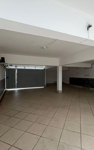 Apartamento para alugar com 131m², 2 quartos e 1 vaga Apartamento para alugar com 131m², 2 quartos e 1 vagaÁrea Comum - Garagem