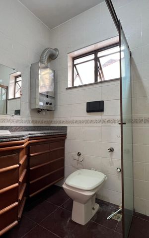 Apartamento para alugar com 131m², 2 quartos e 1 vaga Apartamento para alugar com 131m², 2 quartos e 1 vagaBanheiro Corredor