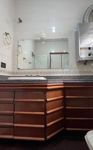 Apartamento para alugar com 131m², 2 quartos e 1 vaga Apartamento para alugar com 131m², 2 quartos e 1 vagaBanheiro Corredor