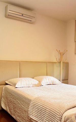 Casa de condomínio à venda com 700m², 6 quartos e 15 vagas Casa de condomínio à venda com 700m², 6 quartos e 15 vagasQuarto 3