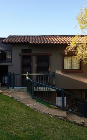 Casa de condomínio à venda com 700m², 6 quartos e 15 vagas Casa de condomínio à venda com 700m², 6 quartos e 15 vagasÁrea comum