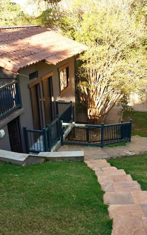Casa de condomínio à venda com 700m², 6 quartos e 15 vagas Casa de condomínio à venda com 700m², 6 quartos e 15 vagasÁrea comum