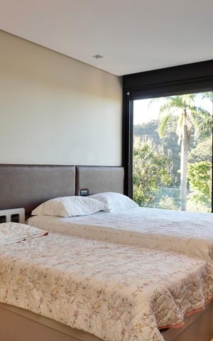Casa de condomínio à venda com 700m², 6 quartos e 15 vagas Casa de condomínio à venda com 700m², 6 quartos e 15 vagasSuíte