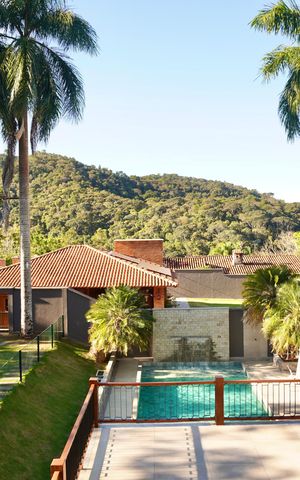 Casa de condomínio à venda com 700m², 6 quartos e 15 vagas Casa de condomínio à venda com 700m², 6 quartos e 15 vagasVista da varanda