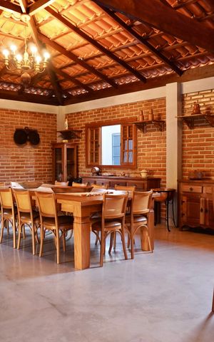 Casa de condomínio à venda com 700m², 6 quartos e 15 vagas Casa de condomínio à venda com 700m², 6 quartos e 15 vagasEdícula