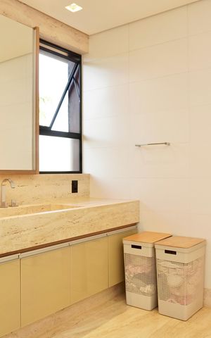 Casa de condomínio à venda com 700m², 6 quartos e 15 vagas Casa de condomínio à venda com 700m², 6 quartos e 15 vagasBanheiro da Suíte