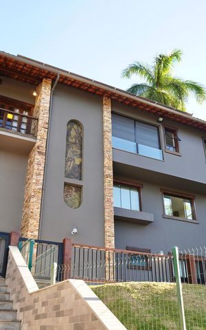 Casa de condomínio à venda com 700m², 6 quartos e 15 vagas Casa de condomínio à venda com 700m², 6 quartos e 15 vagasFachada da Casa Principal