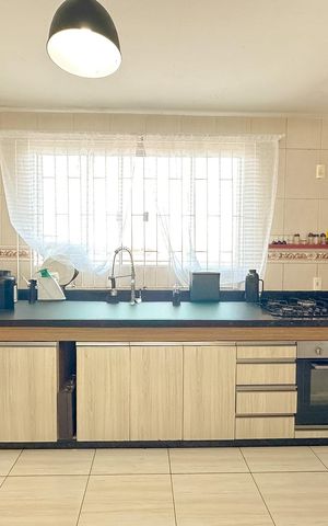 Casa para alugar com 200m², 3 quartos e 2 vagasCozinha