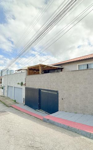 Casa para alugar com 200m², 3 quartos e 2 vagasVista da Rua
