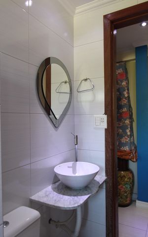 Casa de condomínio à venda com 274m², 4 quartos e 1 vagaBanheiro social