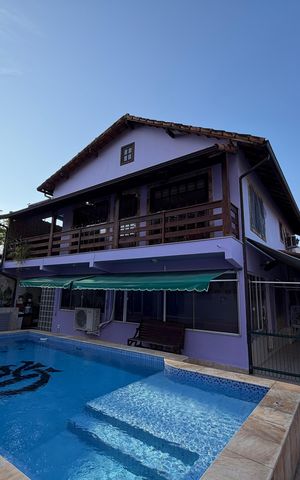 Casa de condomínio à venda com 274m², 4 quartos e 1 vaga Casa de condomínio à venda com 274m², 4 quartos e 1 vagaFrente da casa