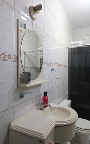 Casa de condomínio à venda com 274m², 4 quartos e 1 vagaBanheiro da suíte 1