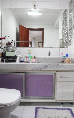 Casa de condomínio à venda com 274m², 4 quartos e 1 vagaBanheiro da suíte 4
