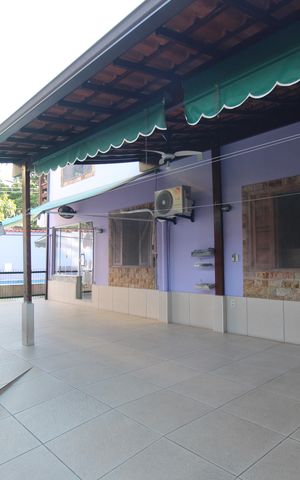 Casa de condomínio à venda com 274m², 4 quartos e 1 vagaQuintal
