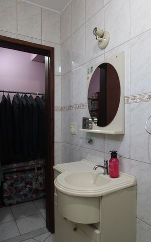 Casa de condomínio à venda com 274m², 4 quartos e 1 vagaBanheiro da suíte 1