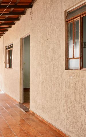 Casa para alugar com 80m², 3 quartos e sem vaga Casa para alugar com 80m², 3 quartos e sem vagaVaranda