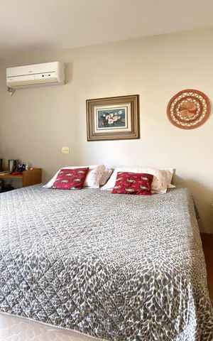 Casa à venda com 360m², 4 quartos e 6 vagas Casa à venda com 360m², 4 quartos e 6 vagasSuite