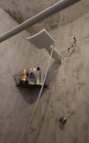 Casa à venda com 150m², 3 quartos e sem vagaBanheiro - Casa 1