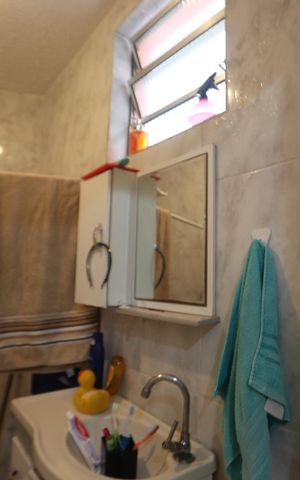 Casa à venda com 150m², 3 quartos e sem vagaBanheiro - Casa 1