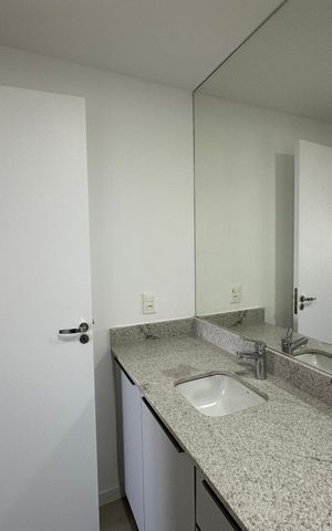 Apartamento à venda com 76m², 2 quartos e 2 vagas Apartamento à venda com 76m², 2 quartos e 2 vagasBanheiro da Suíte