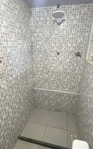 Casa à venda com 200m², 1 quarto e 2 vagas